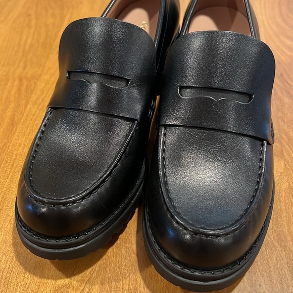 NEW COLE HAAN Black penny loafers in a size 7B perfect for dressing up or down - Picture 4 of 9